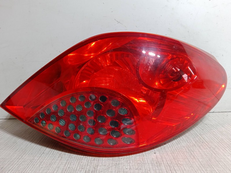 Recambio de piloto trasero derecho para peugeot 207 cc (wd_) 1.6 16v referencia OEM IAM   