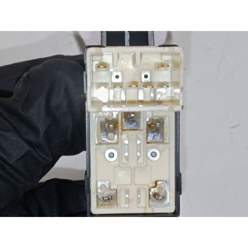 Recambio de mando elevalunas delantero derecho para hyundai santa fé i (sm) 2.0 crdi referencia OEM IAM   