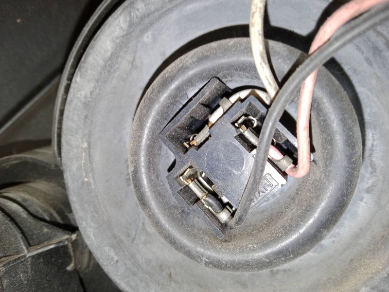 Recambio de faro izquierdo para dacia sandero 1.5 dci referencia OEM IAM   