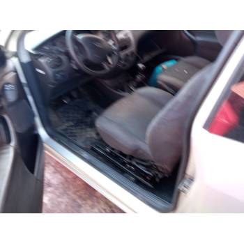 FORD FOCUS I SEDÁN (DFW)