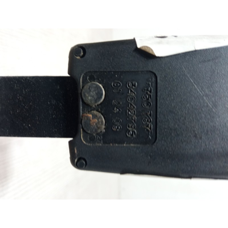 Recambio de anclaje cinturon delantero derecho para renault clio iii (br0/1, cr0/1) 1.2 16v (br02, br0j, br11, cr02, cr0j, cr11)