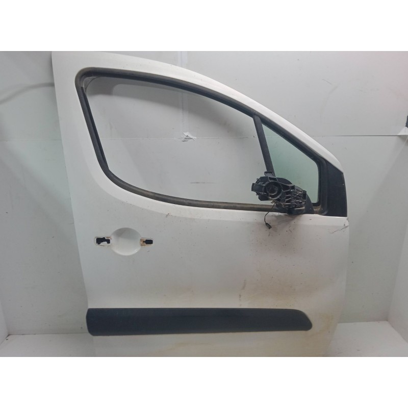 Recambio de puerta delantera derecha para peugeot partner tepee 1.6 bluehdi 100 referencia OEM IAM   