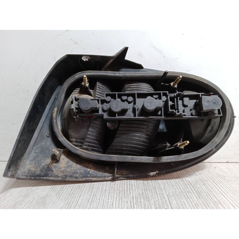 Recambio de piloto trasero derecho para renault megane i coach (da0/1_) 1.6 16v (da0b, da04, da11) referencia OEM IAM   