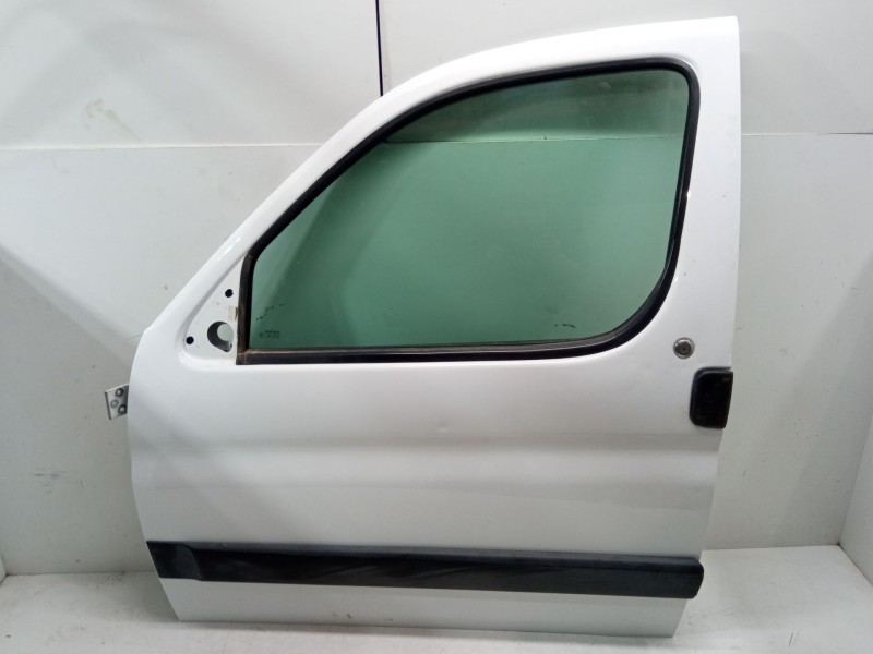 Recambio de puerta delantera izquierda para peugeot partner caja/chasis 1.6 hdi referencia OEM IAM   