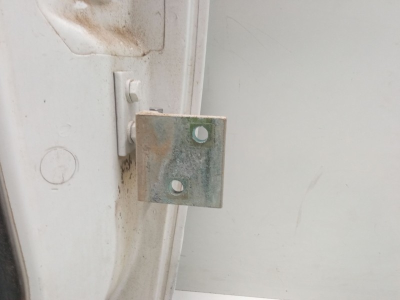 Recambio de puerta delantera izquierda para peugeot partner caja/chasis 1.6 hdi referencia OEM IAM   