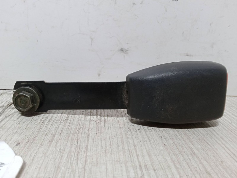 Recambio de anclaje cinturon delantero izquierdo para nissan almera i hatchback (n15) 1.4 s, gx, lx referencia OEM IAM NSB1057  