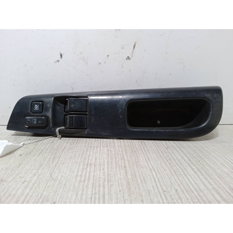 Recambio de mando elevalunas delantero izquierdo para toyota corolla (_e12_) 1.4 d (nde120_) referencia OEM IAM 74232-02200  