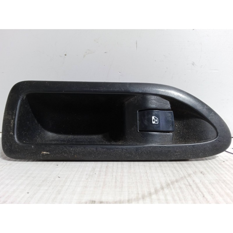 Recambio de mando elevalunas trasero derecho para renault laguna ii (bg0/1_) 1.9 dci (bg08, bg0g) referencia OEM IAM 8200C317494