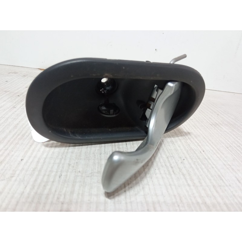 Recambio de maneta interior puerta trasera derecha para renault clio iii (br0/1, cr0/1) 1.2 16v (br02, br0j, br11, cr02, cr0j, c
