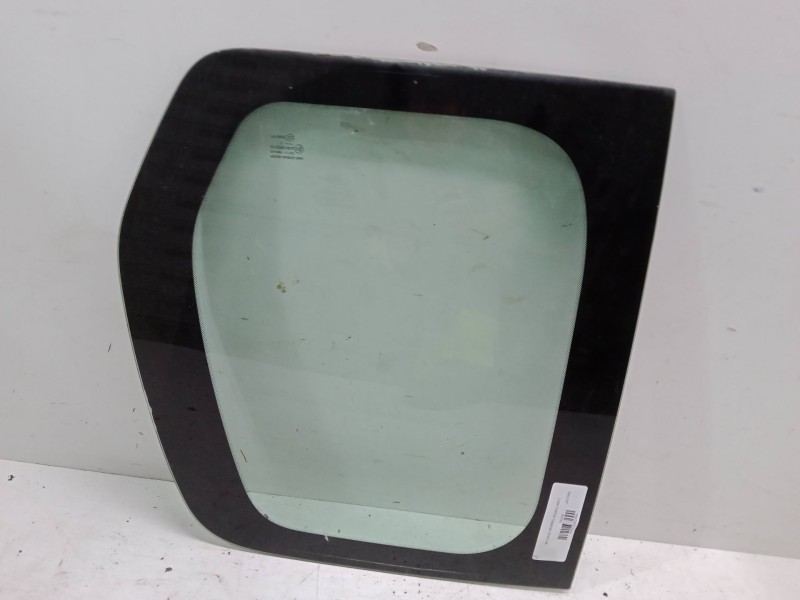 Recambio de luna porton trasera derecha para peugeot partner tepee 1.6 bluehdi 100 referencia OEM IAM   