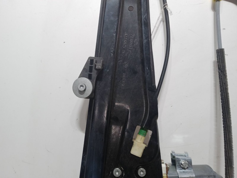 Recambio de elevalunas electrico delantero izquierdo para bmw 7 (e65, e66, e67) 735 i, li referencia OEM IAM 7138861.E  