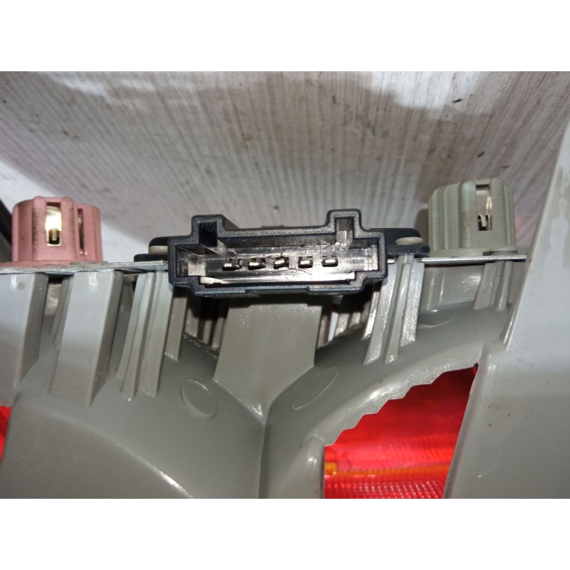 Recambio de piloto trasero derecho para mercedes-benz clase e (w210) e 230 (210.037) referencia OEM IAM 03259397  