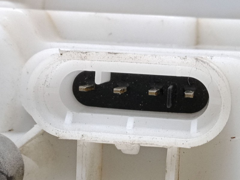 Recambio de cerradura puerta delantera derecha para renault laguna ii (bg0/1_) 1.9 dci (bg08, bg0g) referencia OEM IAM   