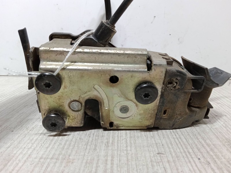 Recambio de cerradura puerta delantera izquierda para renault laguna ii (bg0/1_) 1.9 dci (bg08, bg0g) referencia OEM IAM   