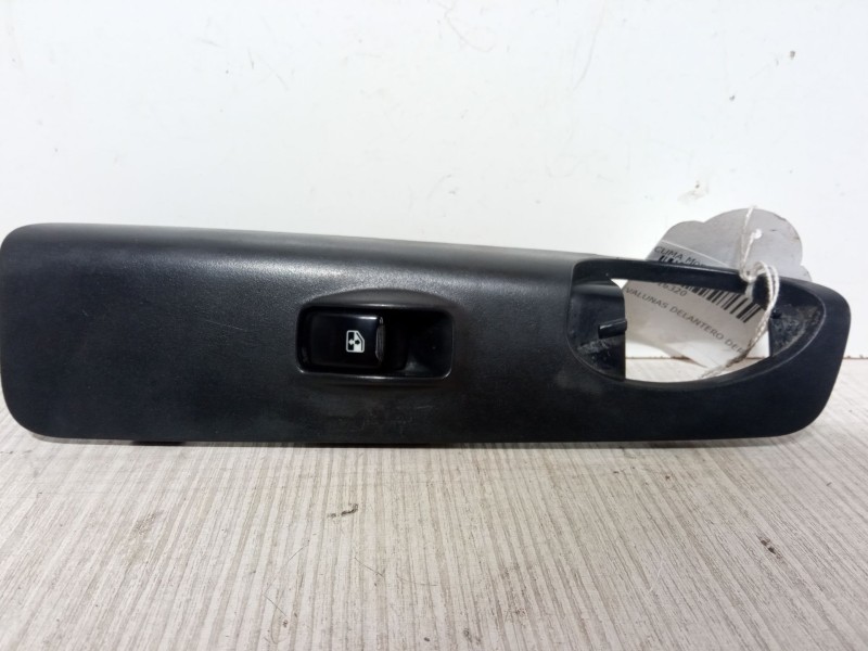 Recambio de mando elevalunas delantero derecho para chevrolet tacuma monospace (u100) 1.6 referencia OEM IAM 96190777  