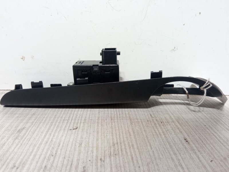 Recambio de mando elevalunas delantero derecho para chevrolet tacuma monospace (u100) 1.6 referencia OEM IAM 96190777  