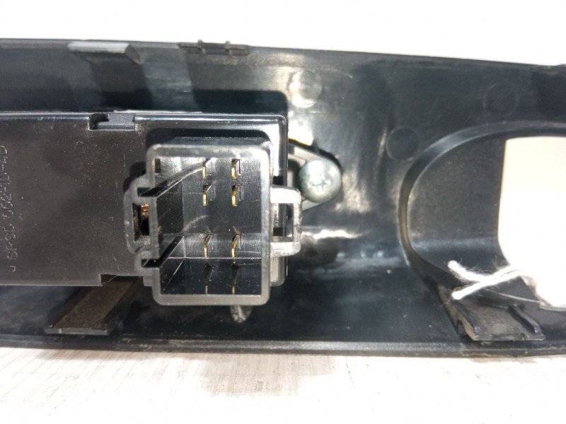 Recambio de mando elevalunas delantero derecho para chevrolet tacuma monospace (u100) 1.6 referencia OEM IAM 96190777  