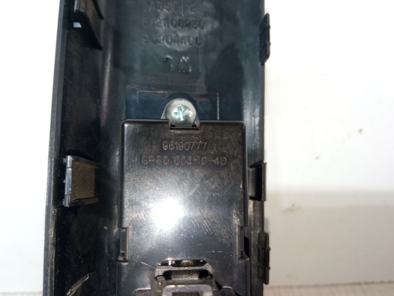 Recambio de mando elevalunas delantero derecho para chevrolet tacuma monospace (u100) 1.6 referencia OEM IAM 96190777  