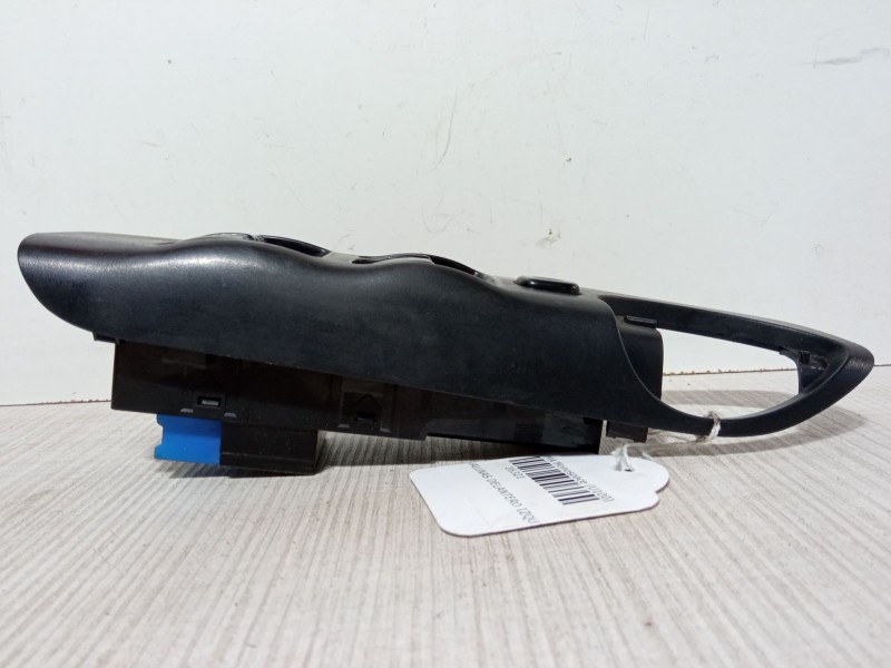 Recambio de mando elevalunas delantero izquierdo para chevrolet tacuma monospace (u100) 1.6 referencia OEM IAM 96190771  