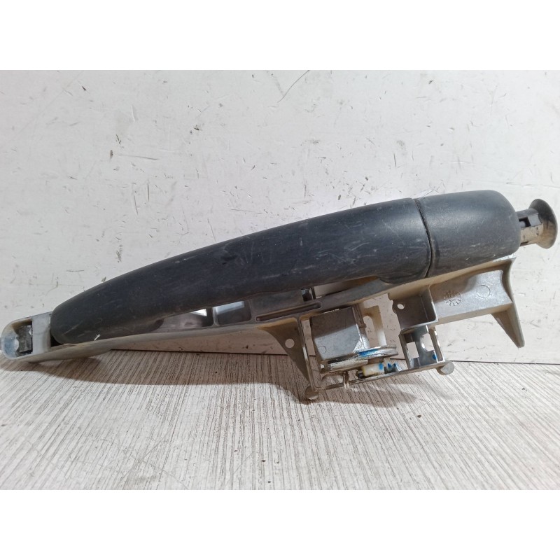 Recambio de maneta exterior puerta corredera izquierda para peugeot partner tepee 1.6 bluehdi 100 referencia OEM IAM   