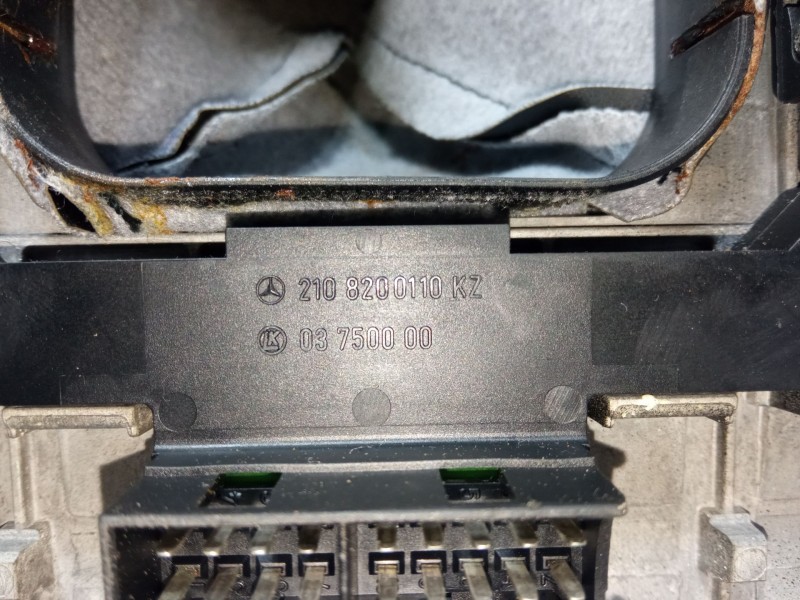 Recambio de mando elevalunas delantero izquierdo para mercedes-benz clase e (w210) e 230 (210.037) referencia OEM IAM 2108200110