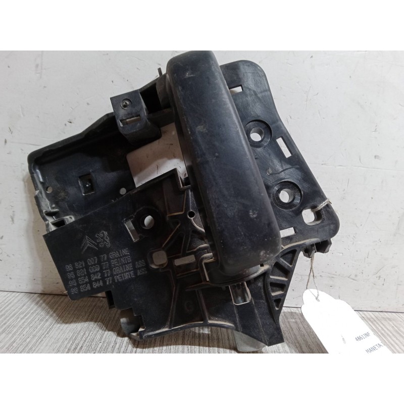 Recambio de maneta interior corredera izquierda para peugeot partner tepee 1.6 bluehdi 100 referencia OEM IAM 9682100777  