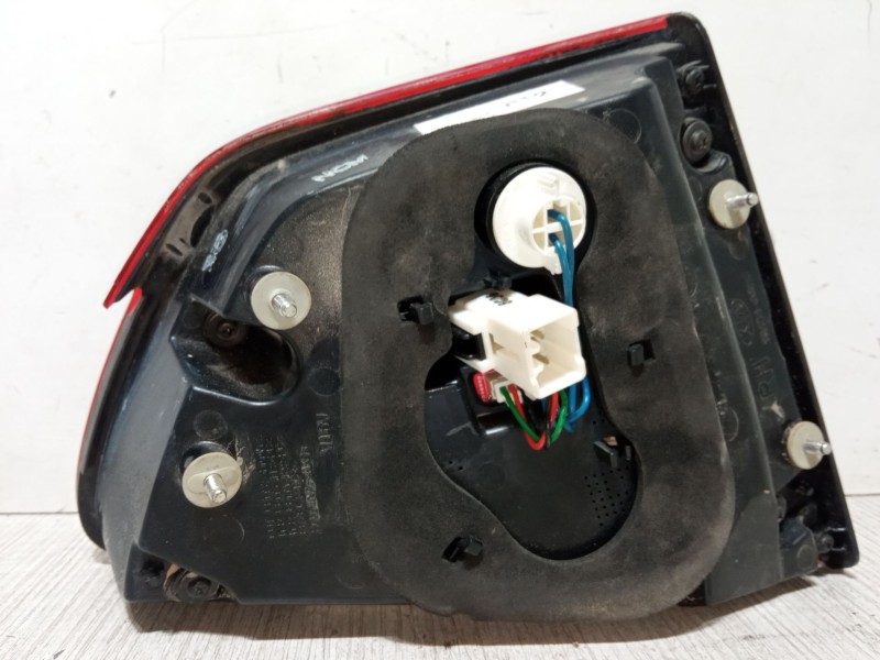 Recambio de piloto trasero porton derecho para kia carens iv 1.6 gdi referencia OEM IAM 92404A4010  