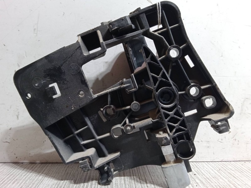 Recambio de maneta interior puerta corredera derecha para peugeot partner tepee 1.6 bluehdi 100 referencia OEM IAM 9682100677  