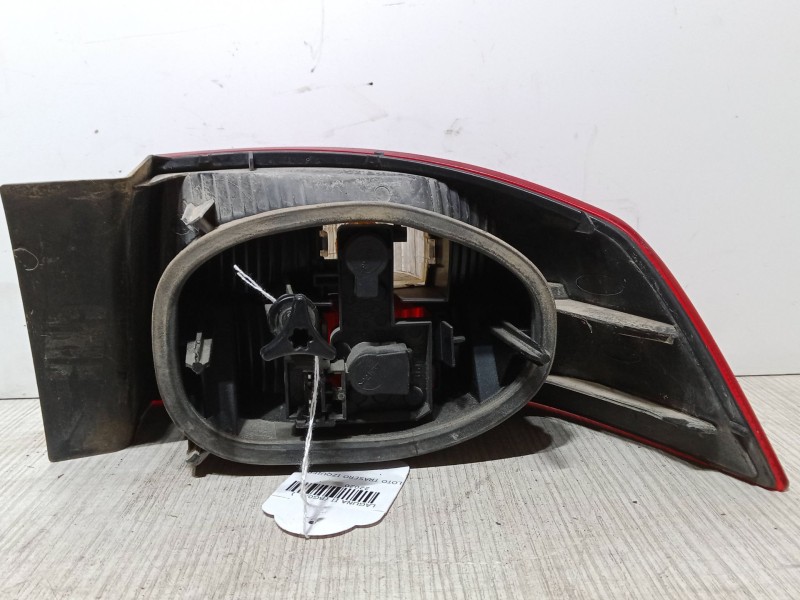 Recambio de piloto trasero izquierdo para renault laguna ii (bg0/1_) 1.9 dci (bg08, bg0g) referencia OEM IAM   