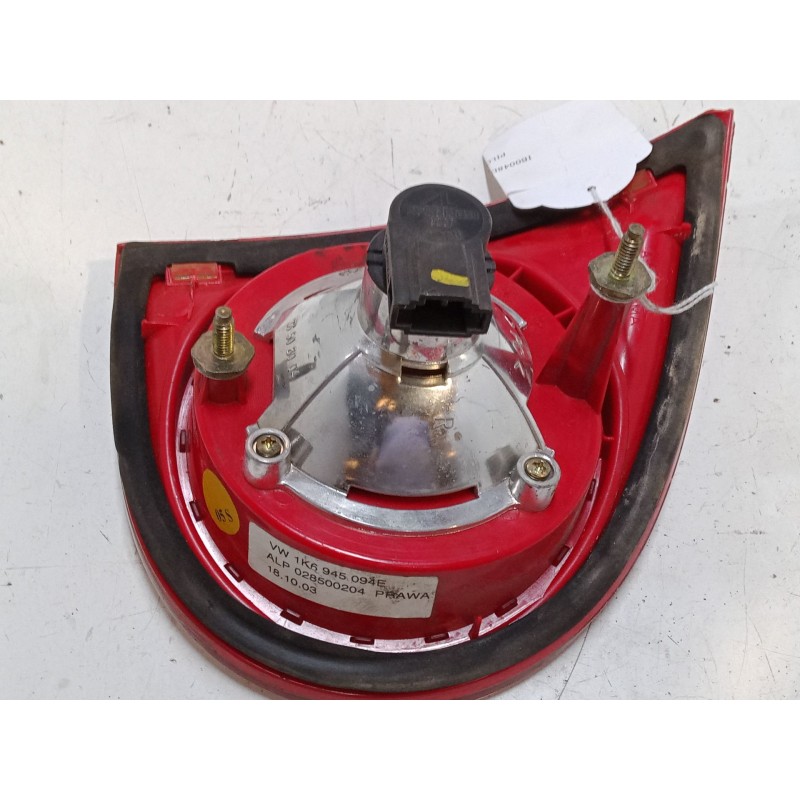 Recambio de piloto trasero porton derecho para volkswagen golf iv variant (1j5) 1.6 referencia OEM IAM   