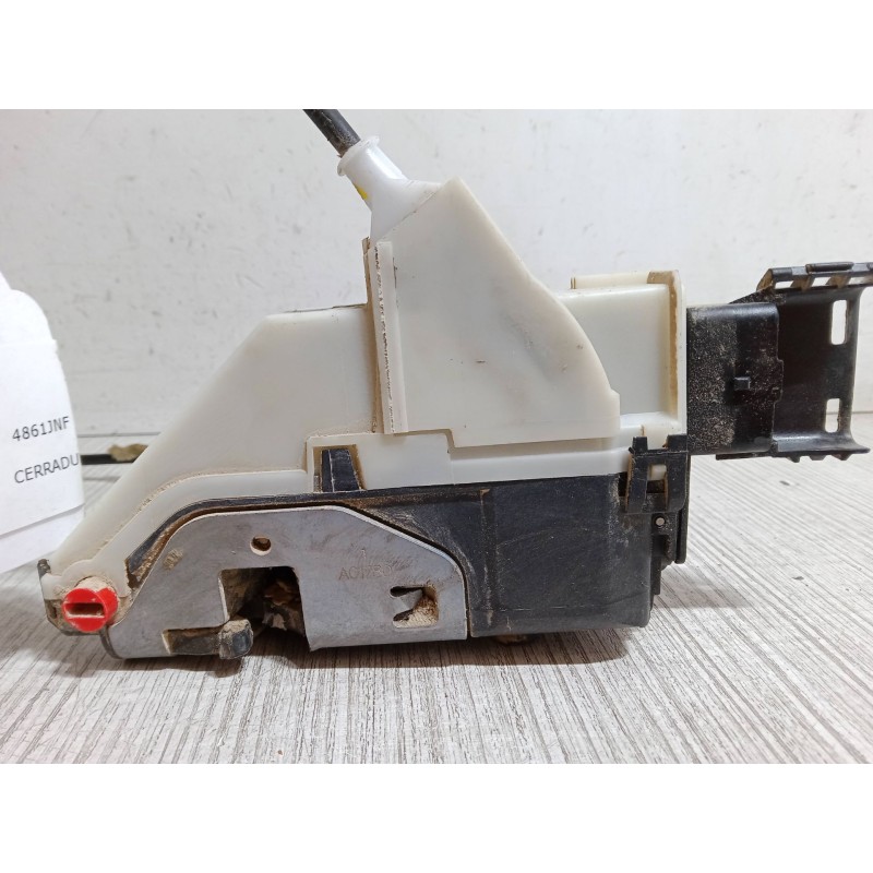 Recambio de cerradura puerta corredera izquierda para peugeot partner tepee 1.6 bluehdi 100 referencia OEM IAM 828421  