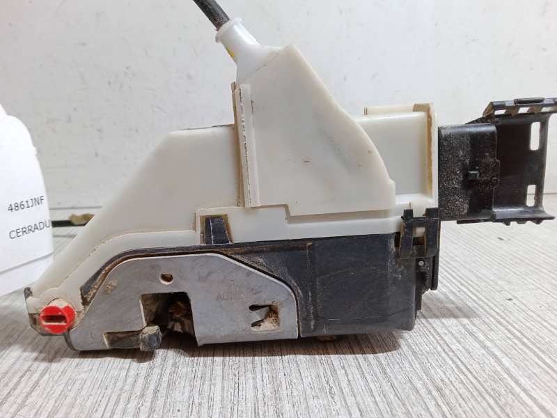 Recambio de cerradura puerta corredera izquierda para peugeot partner tepee 1.6 bluehdi 100 referencia OEM IAM 828421  