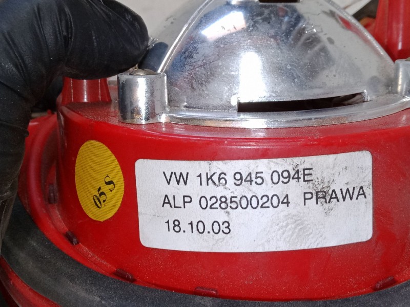 Recambio de piloto trasero porton derecho para volkswagen golf iv variant (1j5) 1.6 referencia OEM IAM   