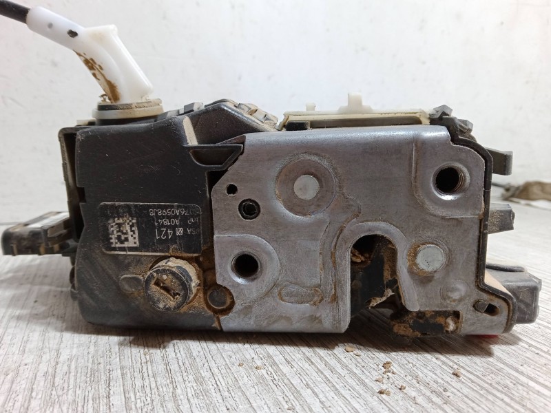 Recambio de cerradura puerta corredera izquierda para peugeot partner tepee 1.6 bluehdi 100 referencia OEM IAM 828421  