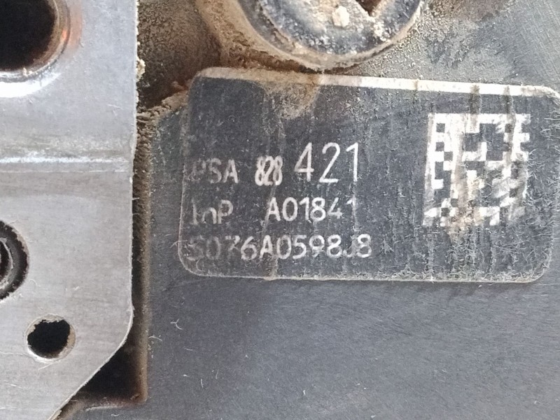 Recambio de cerradura puerta corredera izquierda para peugeot partner tepee 1.6 bluehdi 100 referencia OEM IAM 828421  