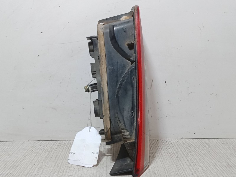 Recambio de piloto trasero porton izquierdo para renault laguna ii (bg0/1_) 1.9 dci (bg08, bg0g) referencia OEM IAM   
