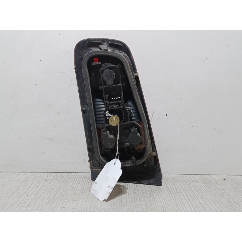 Recambio de piloto trasero porton izquierdo para renault laguna ii (bg0/1_) 1.9 dci (bg08, bg0g) referencia OEM IAM   