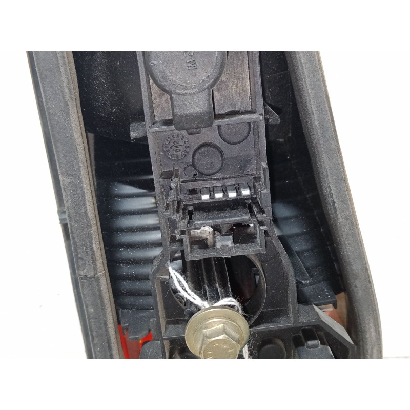 Recambio de piloto trasero porton izquierdo para renault laguna ii (bg0/1_) 1.9 dci (bg08, bg0g) referencia OEM IAM   