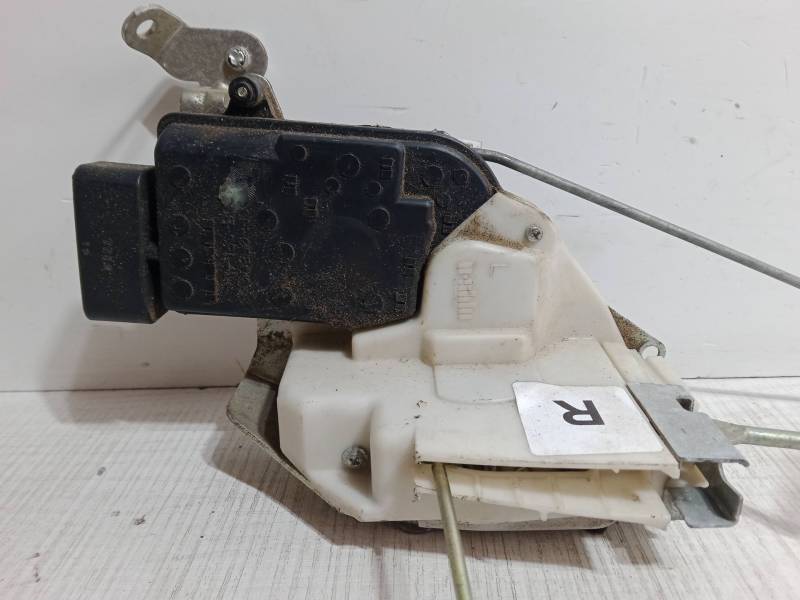 CERRADURA PUERTA DELANTERA IZQUIERDA 