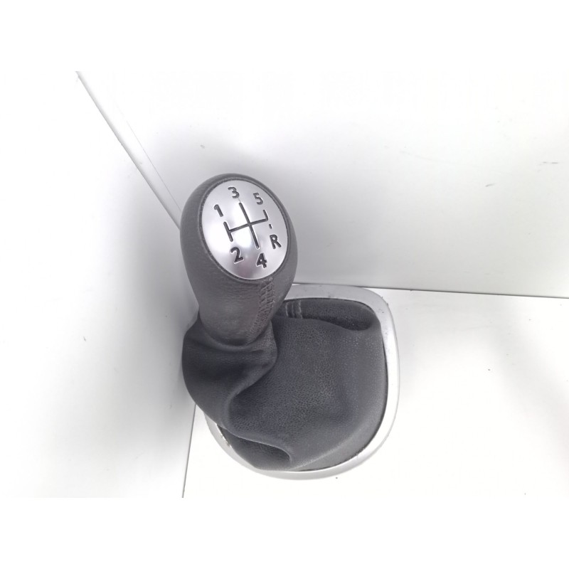 Recambio de funda palanca cambio para renault clio iii (br0/1, cr0/1) 1.4 16v referencia OEM IAM   