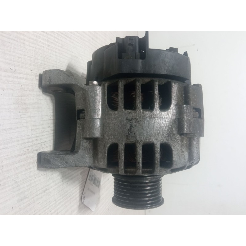 Recambio de alternador para renault clio iii (br0/1, cr0/1) 1.2 16v (br02, br0j, br11, cr02, cr0j, cr11) referencia OEM IAM TG9B