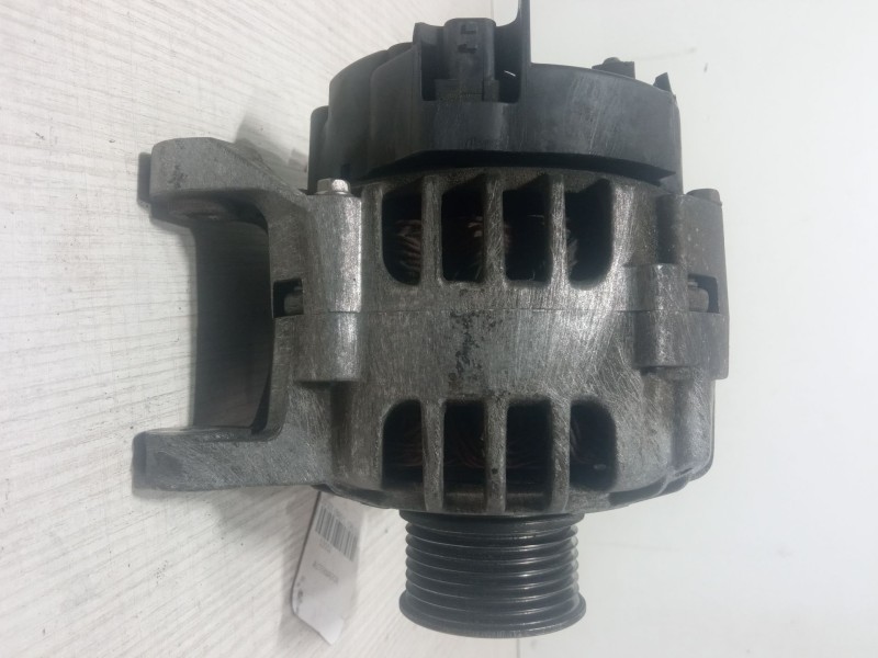 Recambio de alternador para renault clio iii (br0/1, cr0/1) 1.2 16v (br02, br0j, br11, cr02, cr0j, cr11) referencia OEM IAM TG9B