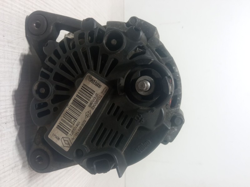 Recambio de alternador para renault clio iii (br0/1, cr0/1) 1.2 16v (br02, br0j, br11, cr02, cr0j, cr11) referencia OEM IAM TG9B