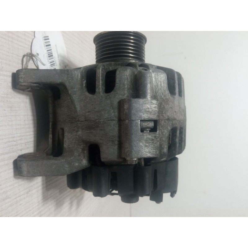 Recambio de alternador para renault clio iii (br0/1, cr0/1) 1.2 16v (br02, br0j, br11, cr02, cr0j, cr11) referencia OEM IAM TG9B