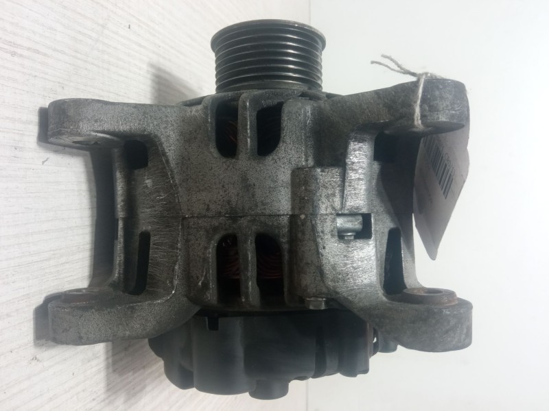 Recambio de alternador para renault clio iii (br0/1, cr0/1) 1.2 16v (br02, br0j, br11, cr02, cr0j, cr11) referencia OEM IAM TG9B