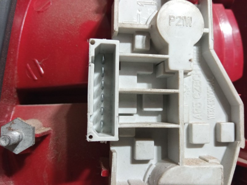 Recambio de piloto trasero izquierdo para skoda fabia i combi (6y5) 1.9 sdi referencia OEM IAM   