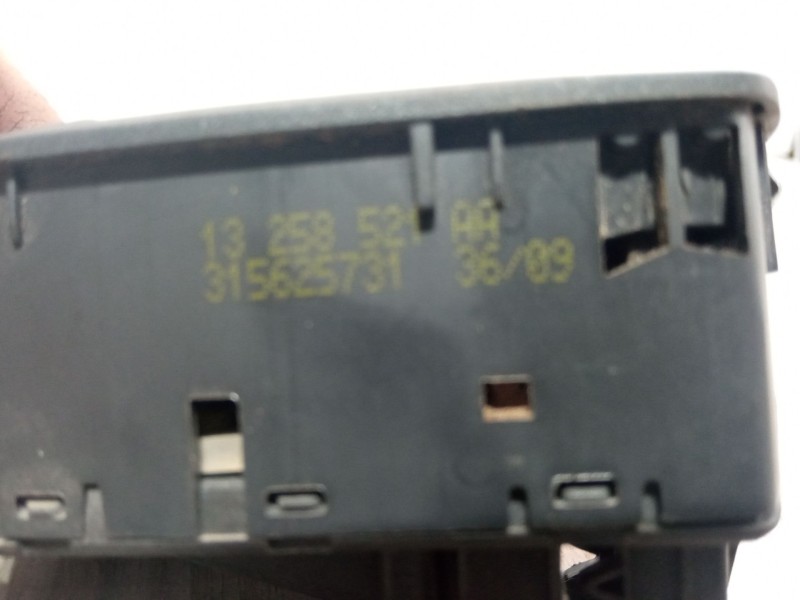 Recambio de mando elevalunas delantero izquierdo para opel corsa d (s07) 1.4 (l08, l68) referencia OEM IAM 13258521AA 315625731 