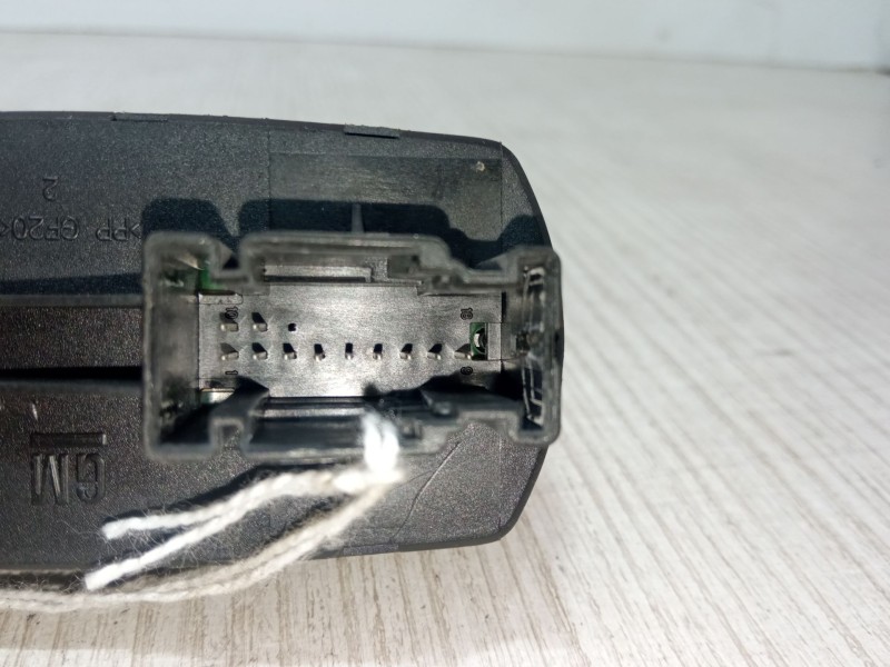 Recambio de mando elevalunas delantero izquierdo para opel corsa d (s07) 1.4 (l08, l68) referencia OEM IAM 13258521AA 315625731 