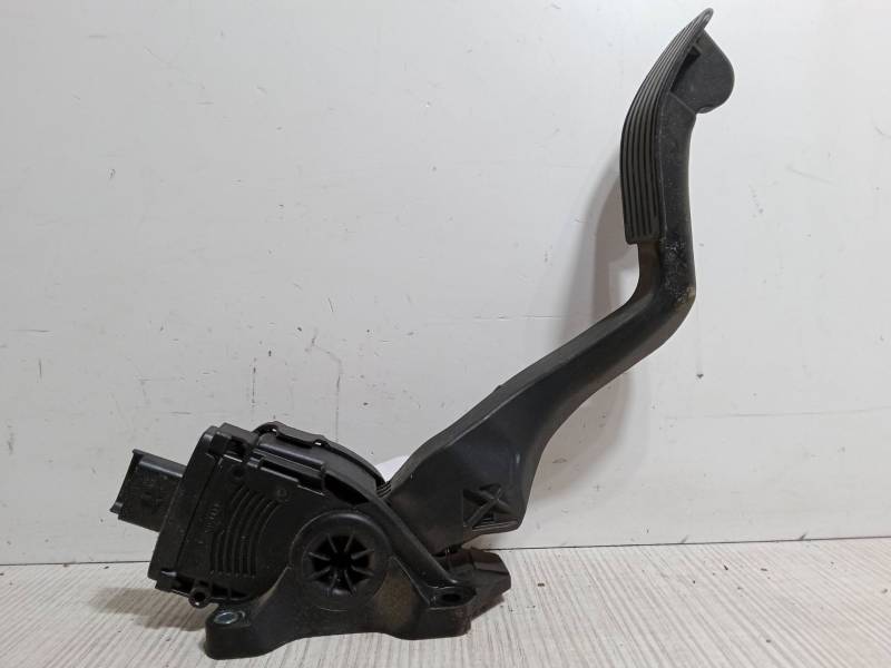 PEDAL ACELERADOR 