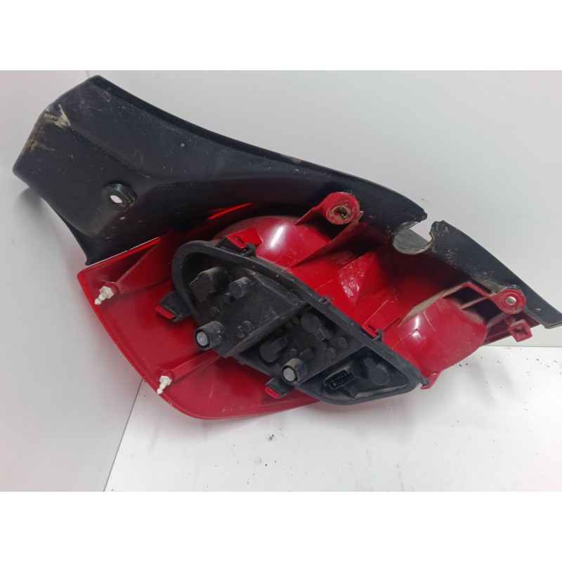 Recambio de piloto trasero derecho para renault clio iii (br0/1, cr0/1) 1.4 16v referencia OEM IAM   